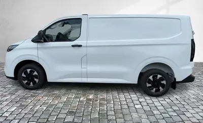 Ford Transit Custom PHEV 320 L1H1 — Utilitaire hybride rechargeable, 60 km d'autonomie électrique — Seitenansicht