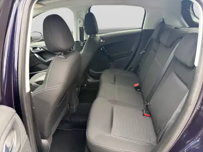 Peugeot 208 1.2 PureTech Signature — Citadine économique, équipée et sans sinistre — Miniature 11