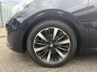 Peugeot 208 1.2 PureTech Signature — Citadine économique, équipée et sans sinistre — Miniature 16