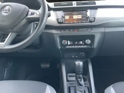 Skoda Fabia 1.2 TSI Swiss Joy DSG — Citadine polyvalente, entretien à jour, garantie 12 mois — Miniatur 13