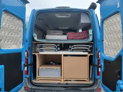 NISSAN NV400 — Minibus 9 places, parfait pour familles et petits groupes — cruscotto