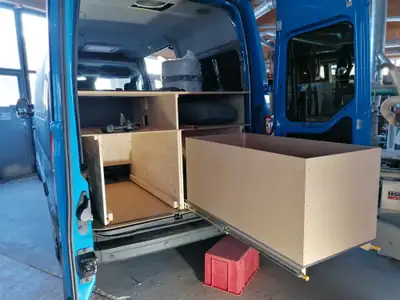 NISSAN NV400 — Minibus 9 places, parfait pour familles et petits groupes — Miniatura 8