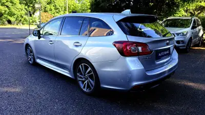 Subaru Levorg 1.6 DIT Luxury S AWD — Break polyvalent, tout-terrain urbain et routier — interni