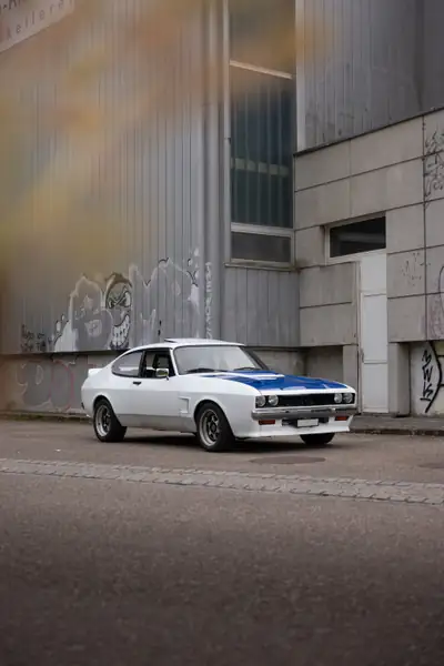 Ford Capri 2.8i — Coupé sportif vintage 1981, 160 ch authentique — Außenansicht