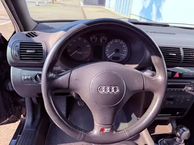 Audi S3 Quattro 225 ch — Berline sportive 3 portes, entretien impeccable — Detail