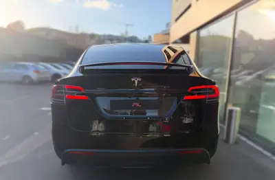 Tesla Model X Plaid — SUV électrique haute performance, 19 900 km seulement — Miniatur 9