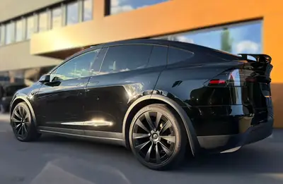 Tesla Model X Plaid — SUV électrique haute performance, 19 900 km seulement — Miniatur 10