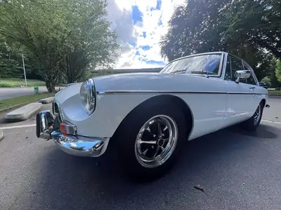 MG MGB 1972 — Légende britannique, état exceptionnel avec 19'250 km — vue extérieure