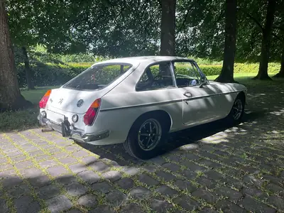 MG MGB 1972 — Légende britannique, état exceptionnel avec 19'250 km — Miniature 8
