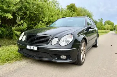 Mercedes-Benz E 55 V8 AMG — Break sportif, 476 ch et rare sur le marché — vue extérieure