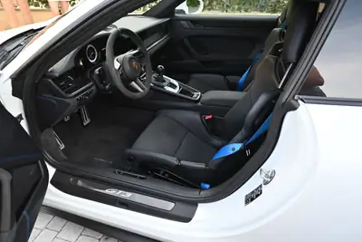 Porsche 911 4.0 GT3 — Le coupé sport ultime, 510 ch et boîte manuelle — Miniature 7