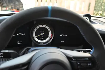 Porsche 911 4.0 GT3 — Le coupé sport ultime, 510 ch et boîte manuelle — Miniature 9