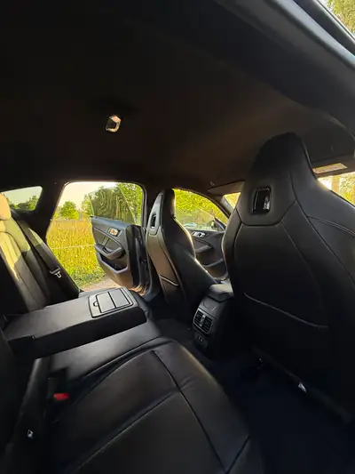 BMW M235i xDrive 2021 — Berline sportive compacte, 306 ch et transmission intégrale — intérieur