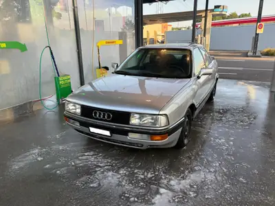 Audi 90 2.3 E — Berline classique 5-cylindres, moteur fiable et économique — Außenansicht