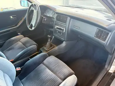 Audi 90 2.3 E — Berline classique 5-cylindres, moteur fiable et économique — Armaturenbrett