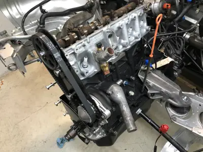 Audi 90 2.3 E — Berline classique 5-cylindres, moteur fiable et économique — Miniatur 8