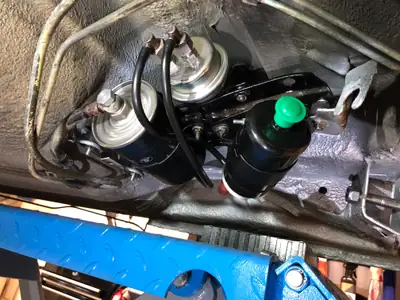 Audi 90 2.3 E — Berline classique 5-cylindres, moteur fiable et économique — Miniatur 10