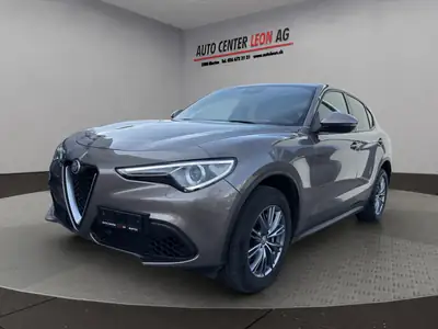Alfa Romeo Stelvio 2.0 First Edition Q4 — SUV premium all-terrain, 280 ch et équipements complets — side view
