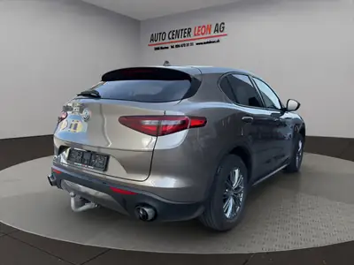 Alfa Romeo Stelvio 2.0 First Edition Q4 — SUV premium all-terrain, 280 ch et équipements complets — detail