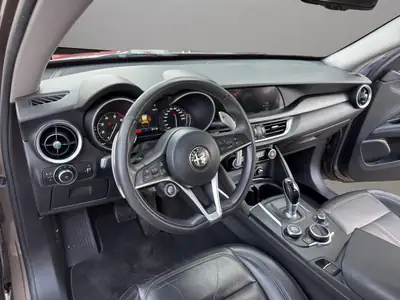 Alfa Romeo Stelvio 2.0 First Edition Q4 — SUV premium all-terrain, 280 ch et équipements complets — Thumbnail 10
