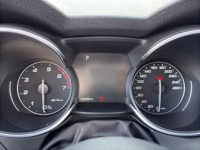Alfa Romeo Stelvio 2.0 First Edition Q4 — SUV premium all-terrain, 280 ch et équipements complets — Thumbnail 11