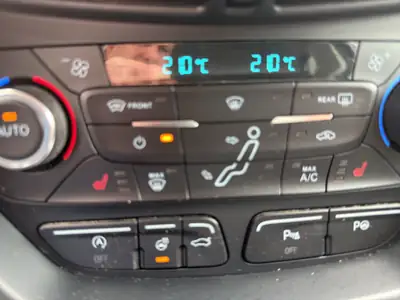 Ford C-Max 1.0 SCTi Sport — Monospace compact fiable, sans accident, attelage inclus — Thumbnail 27