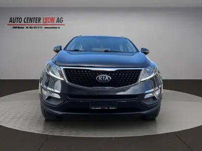 Kia Sportage 2.0 CRDi Trend 4WD — SUV robuste, 4×4 intégral et attelage 2 tonnes — exterior view