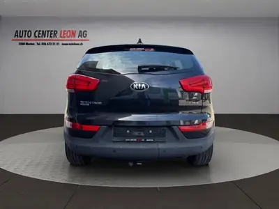 Kia Sportage 2.0 CRDi Trend 4WD — SUV robuste, 4×4 intégral et attelage 2 tonnes — dashboard