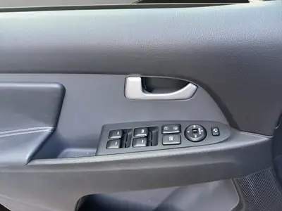 Kia Sportage 2.0 CRDi Trend 4WD — SUV robuste, 4×4 intégral et attelage 2 tonnes — Thumbnail 12