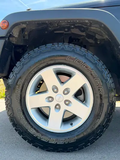 Jeep Wrangler 2.8 CRD Sport — Légende tout-terrain, diesel robuste et fiable — arrière