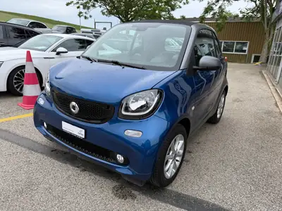 Smart Fortwo Citypassion Twinmatic — Citadine agile et économe, 2900 km seulement — side view