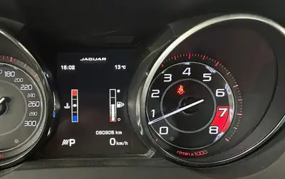 Jaguar F-TYPE 3.0 V6 S — Cabriolet sportif British, 380 ch de pure performance — détail