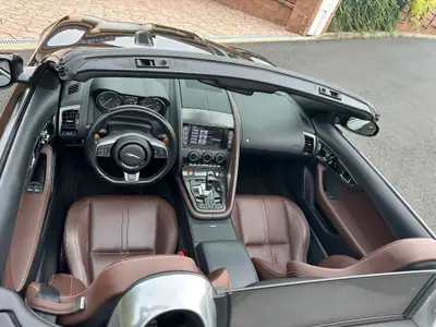 Jaguar F-TYPE 3.0 V6 S — Cabriolet sportif British, 380 ch de pure performance — tableau de bord