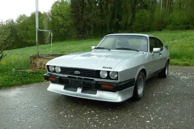Ford Capri 2,8 Turbo 1982 — Coupé sportif emblématique, 83'000 km — vista esterna