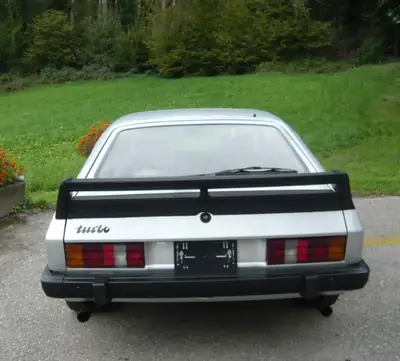 Ford Capri 2,8 Turbo 1982 — Coupé sportif emblématique, 83'000 km — interni