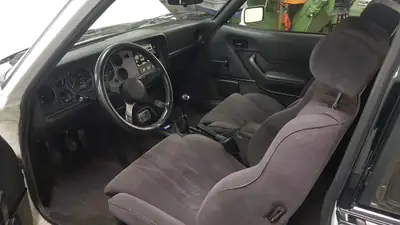 Ford Capri 2,8 Turbo 1982 — Coupé sportif emblématique, 83'000 km — Miniatura 14