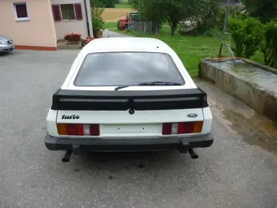 Ford Capri 2,8 Turbo 1982 — Coupé sportif emblématique, 83'000 km — Miniatura 13