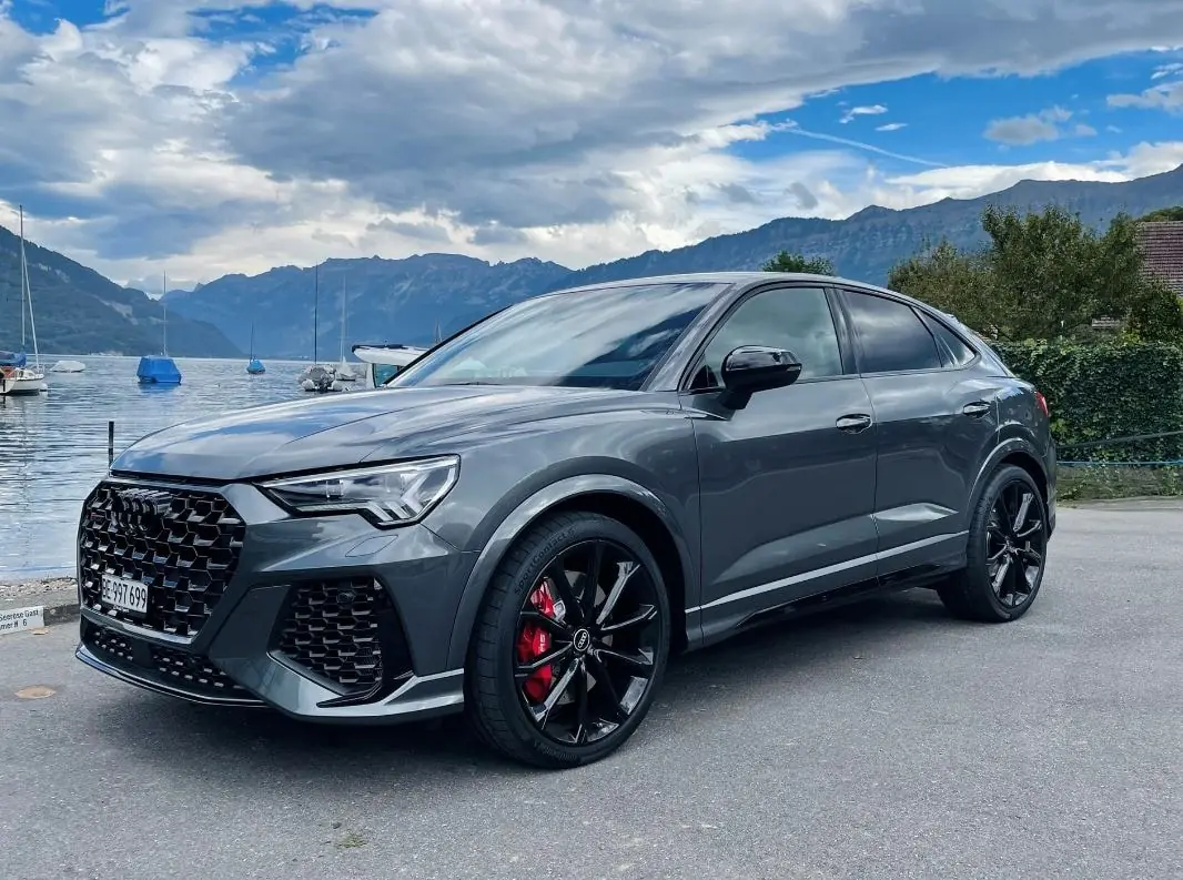 Audi RS Q3 Sportback quattro S tronic — 400 ch, toutes routes, entretien inclus — Außenansicht