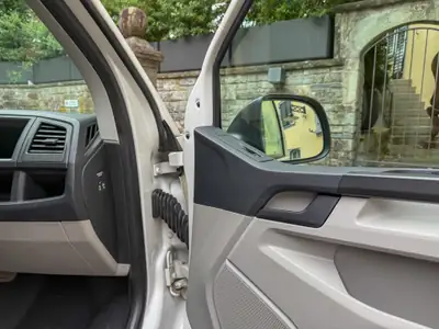 VW Transporter — Utilitaire fiable 2019, diesel économique et bien entretenu — Miniatura 11
