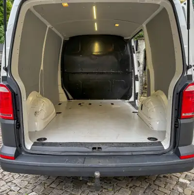 VW Transporter — Utilitaire fiable 2019, diesel économique et bien entretenu — Miniatura 14