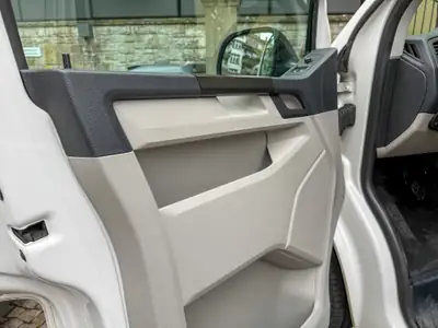 VW Transporter — Utilitaire fiable 2019, diesel économique et bien entretenu — Miniatura 16