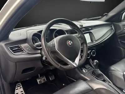 Alfa Romeo Giulietta 1750 TBi Quadrifoglio Verde — 241 ch, état impeccable, révision complète — Thumbnail 8