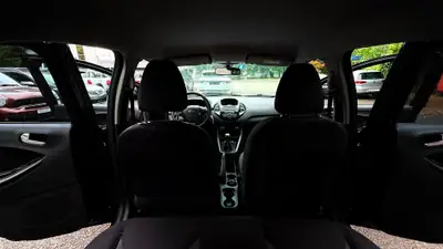 Ford KA+ 1.2 Ti-VCT Cool&Sound — Citadine économique et fiable, 78000 km — Thumbnail 8