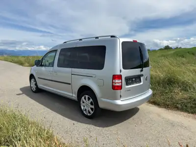 VW Caddy Maxi Highline 2.0 TDI — 7 places, cuir Nappa et toit ouvrant, 70 000 km — fianco