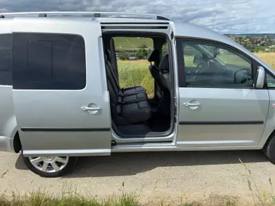 VW Caddy Maxi Highline 2.0 TDI — 7 places, cuir Nappa et toit ouvrant, 70 000 km — Miniatura 8
