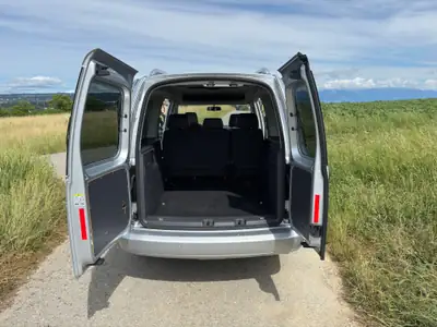VW Caddy Maxi Highline 2.0 TDI — 7 places, cuir Nappa et toit ouvrant, 70 000 km — Miniatura 18
