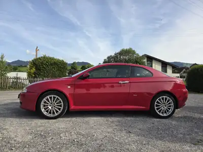 Alfa Romeo GT 3.2 V6 24V Distinctive — Coupé sportif légendaire, son Busso authentique — côté