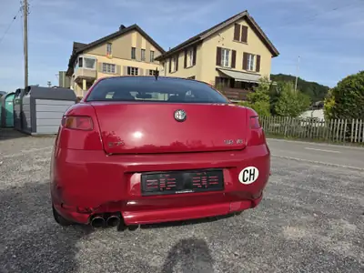 Alfa Romeo GT 3.2 V6 24V Distinctive — Coupé sportif légendaire, son Busso authentique — intérieur