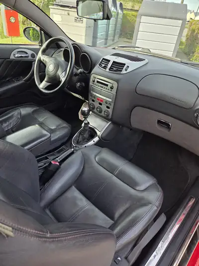 Alfa Romeo GT 3.2 V6 24V Distinctive — Coupé sportif légendaire, son Busso authentique — Miniature 7