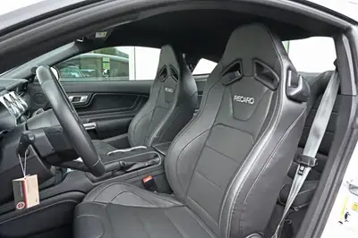Ford Mustang Fastback 5.0 V8 Mach 1 — Muscle car légendaire, 460 ch purs — Thumbnail 16